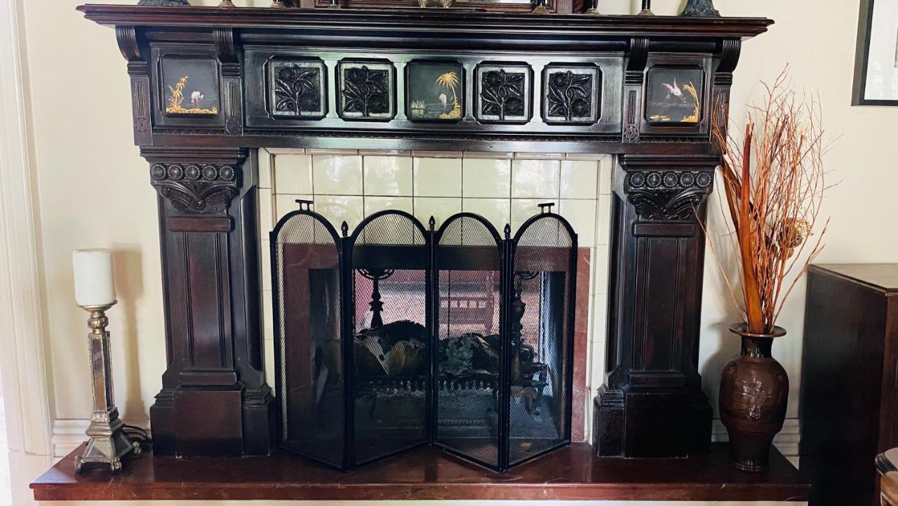 Hochelaga Inn Кингстън Екстериор снимка