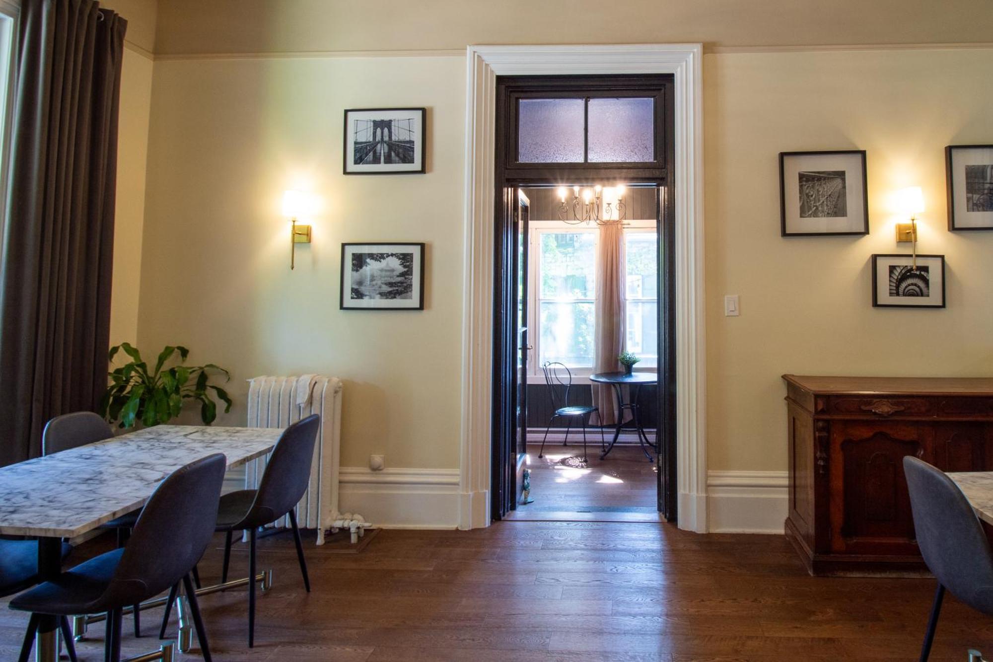 Hochelaga Inn Кингстън Екстериор снимка