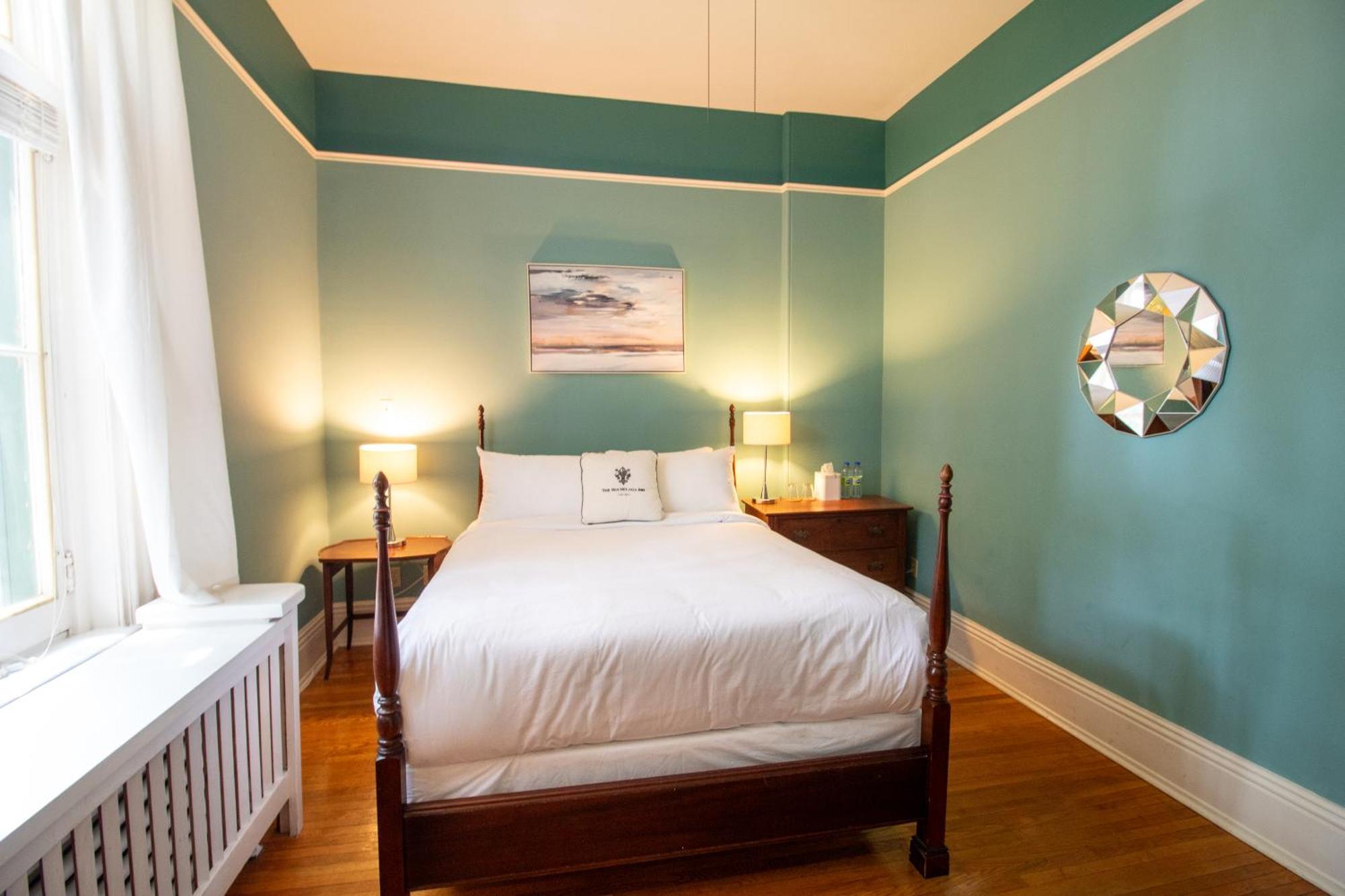 Hochelaga Inn Кингстън Екстериор снимка