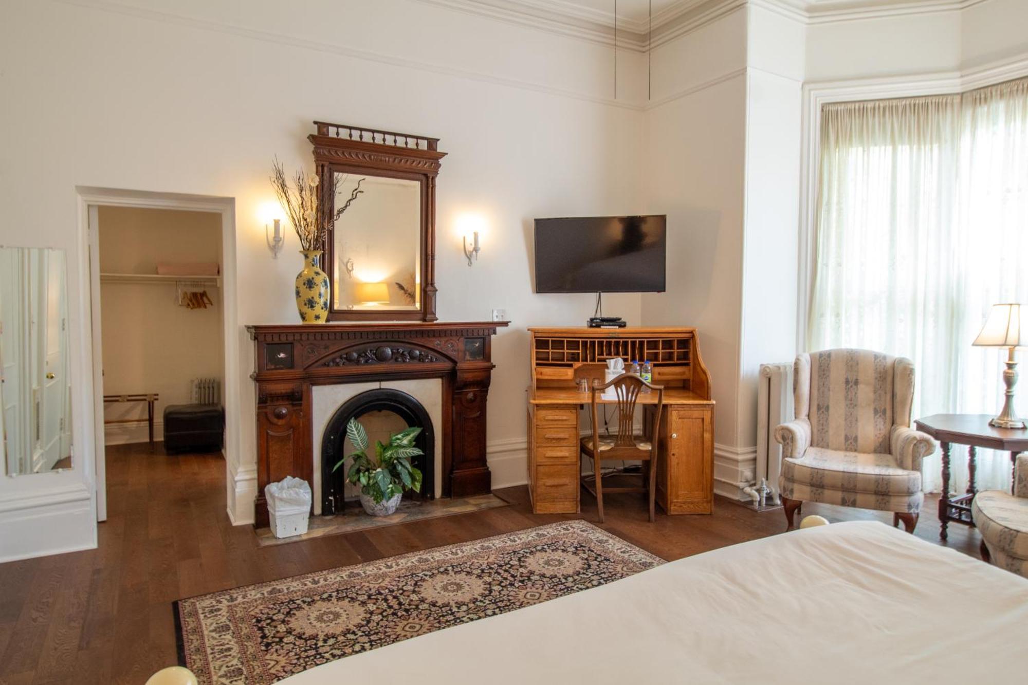 Hochelaga Inn Кингстън Екстериор снимка